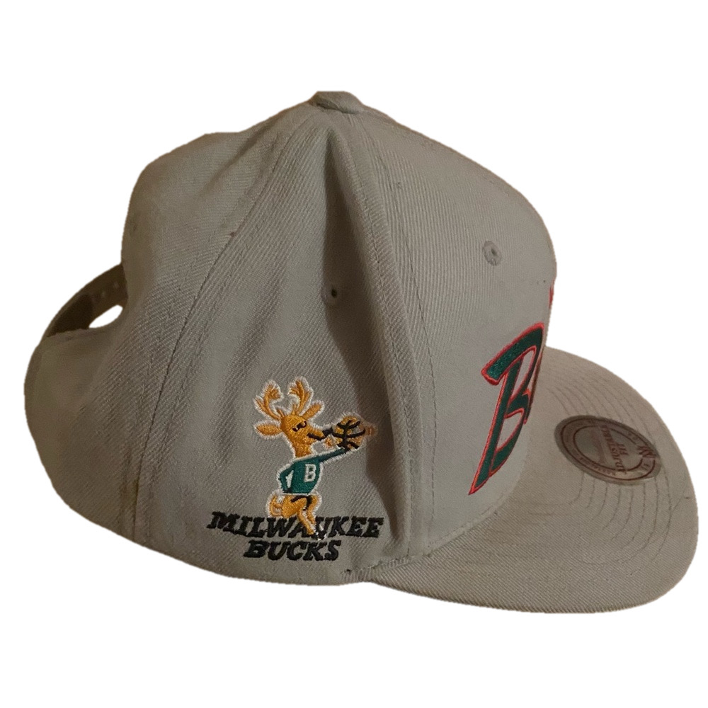 Mitchell & Ness Milwaukee Bucks Adjustable Hat - Picture 4 of 10